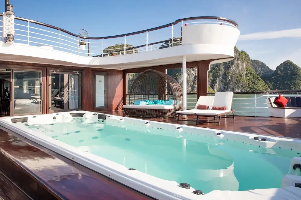 هتل آمباسادور کروز